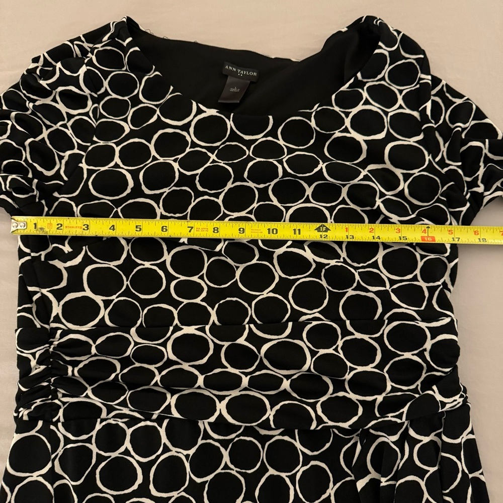 Ann Taylor Black & White Circles Dress Size Large - Picture 4 of 9
